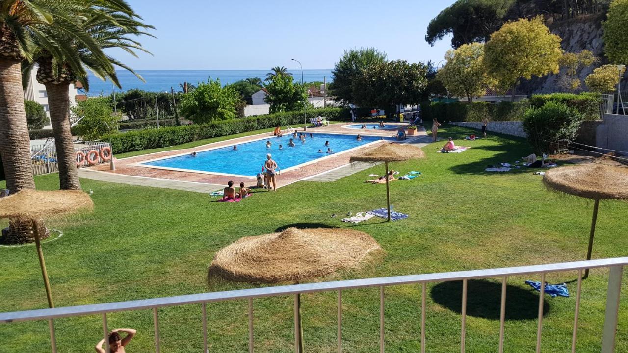 Hotel El Carlitos Arenys de Mar Esterno foto